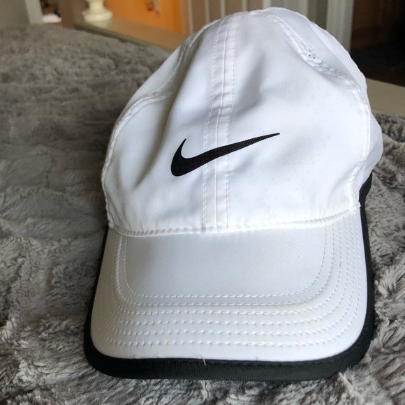 Nike Accessories - Nike women’s hat